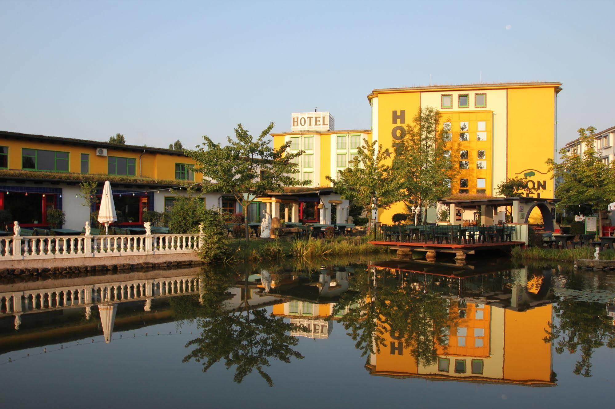 CONTEL Hotel Koblenz  Buitenkant foto